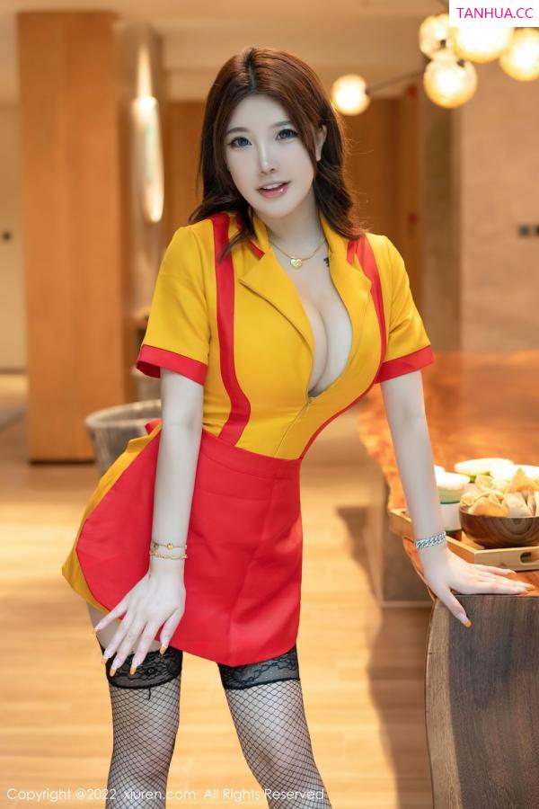小海臀  [XiuRen]高清写真图 2022.08.29 No.5509 小海臀Rena第4张图片